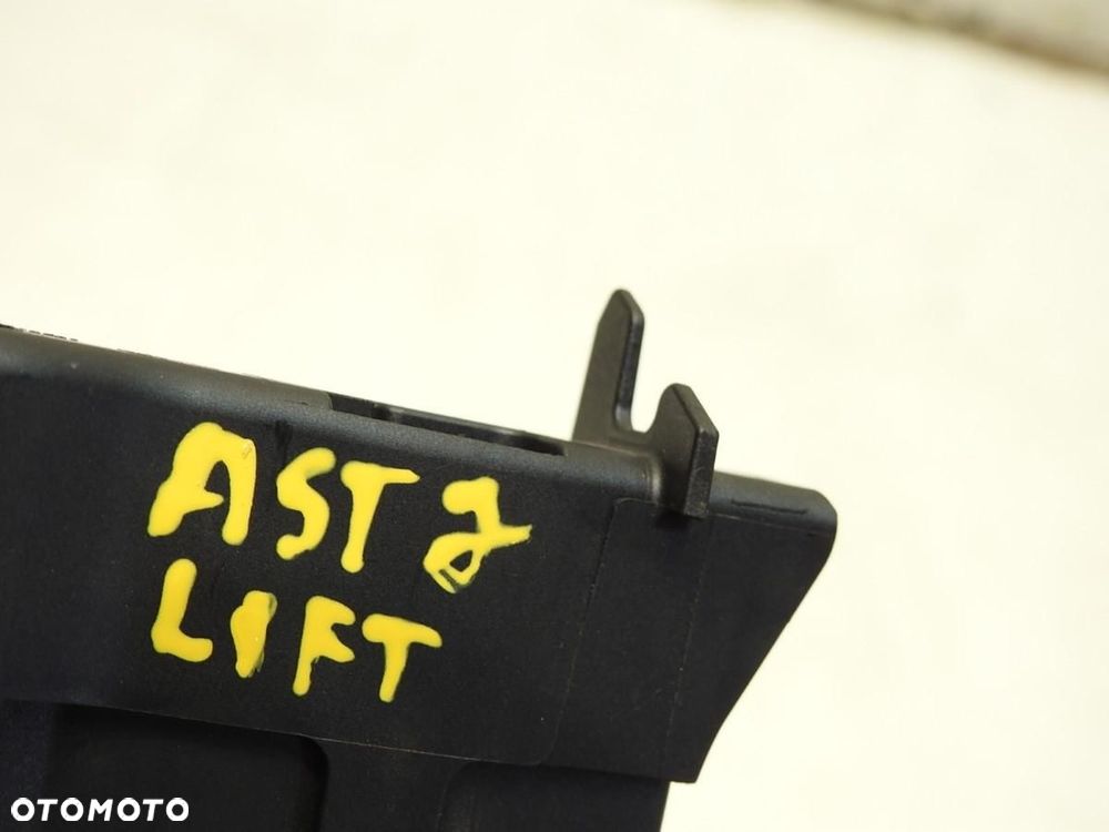 MODUŁ WZMACNIACZ ANTENY OPEL ASTRA J LIFT 13500144 7812A-284019 - 2