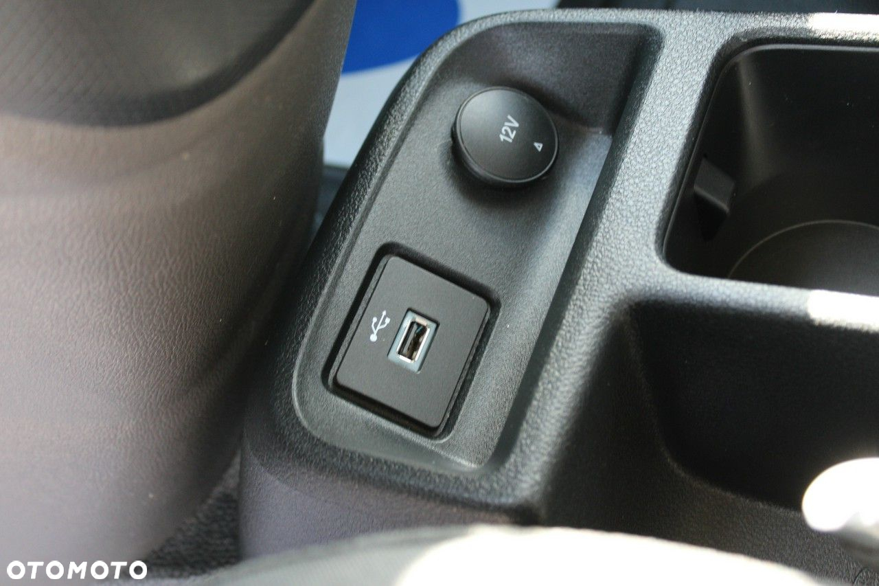 Ford Transit Connect - 22