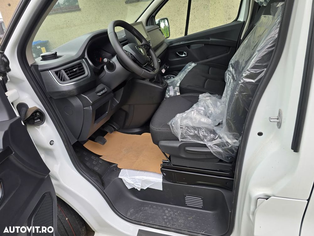 Renault Trafic - 10