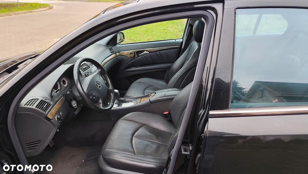 Mercedes-Benz Klasa E 500 4Matic Avantgarde Sport Edition AMG - 8