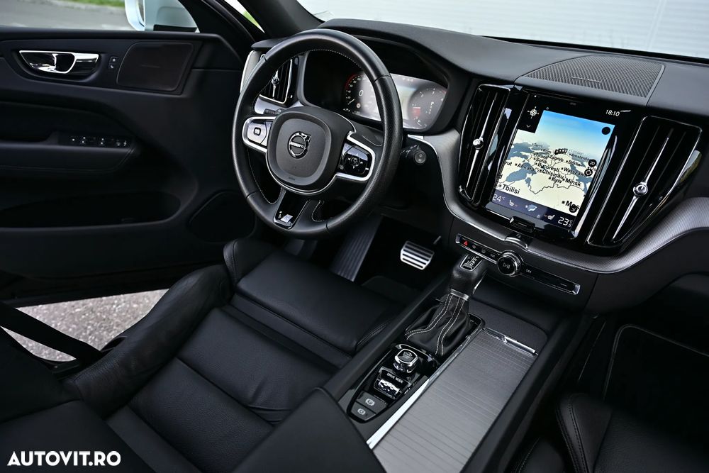 Volvo XC 60 D5 AWD R-Design - 26