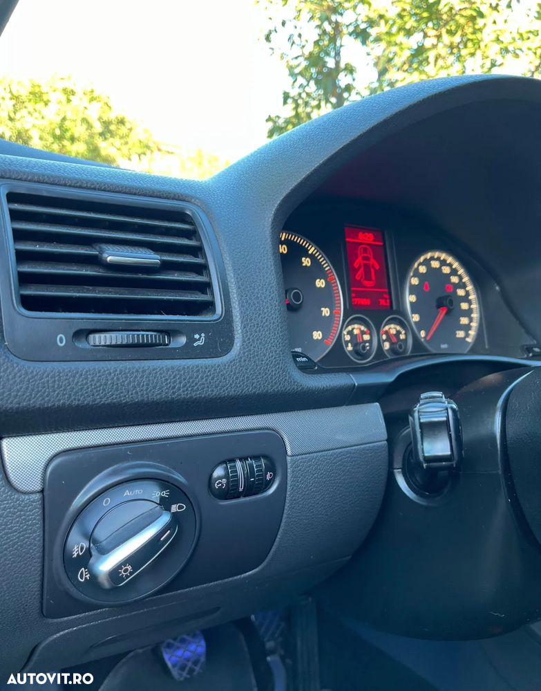 Volkswagen Jetta 1.4 TSI Trendline - 15