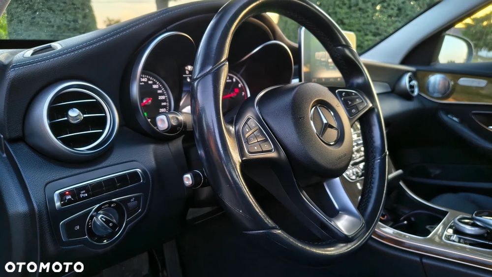 Mercedes-Benz Klasa C 200 7G-TRONIC Exclusive - 23