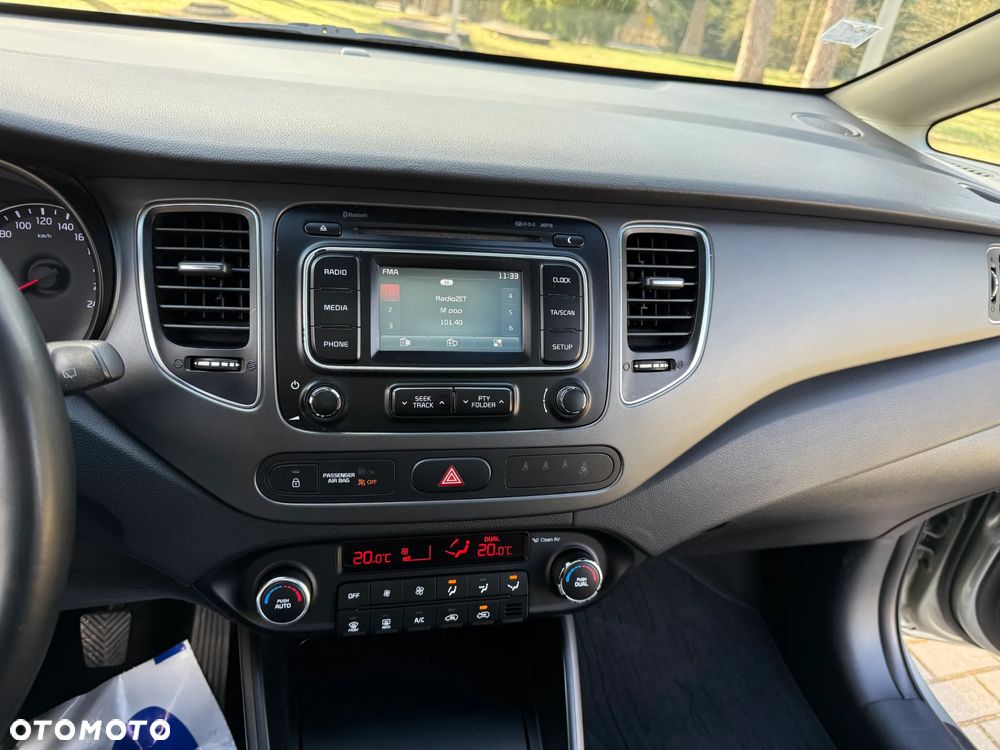 Kia Carens - 28