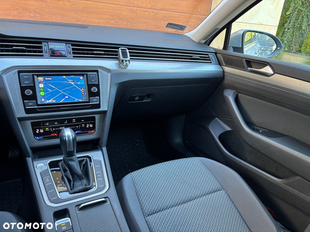 Volkswagen Passat - 19