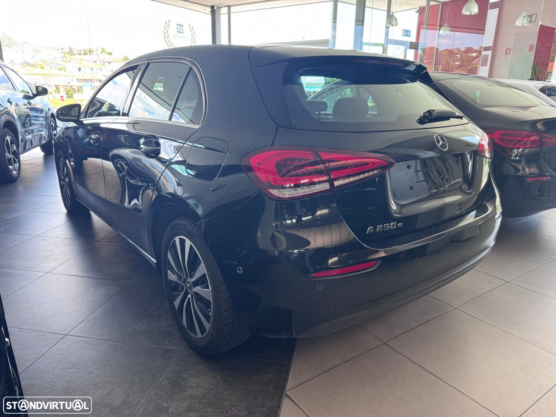 Mercedes-Benz A 250 e Progressive - 9