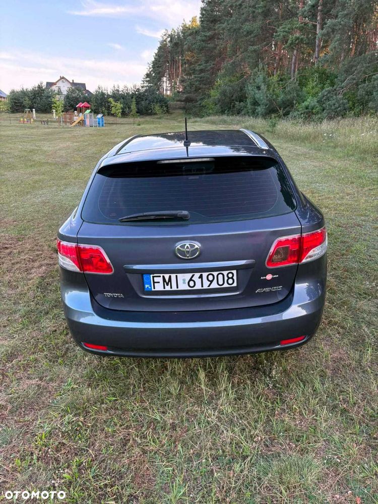 Toyota Avensis - 5