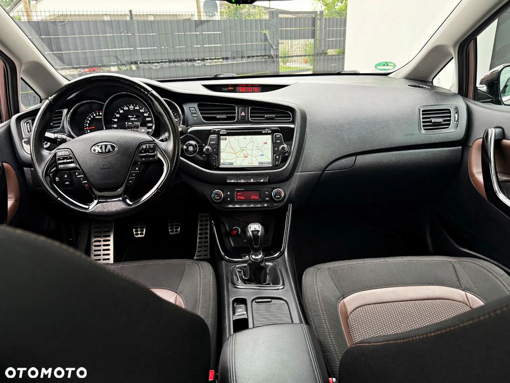 Kia Ceed 1.6 GDI Platinum Edition - 6