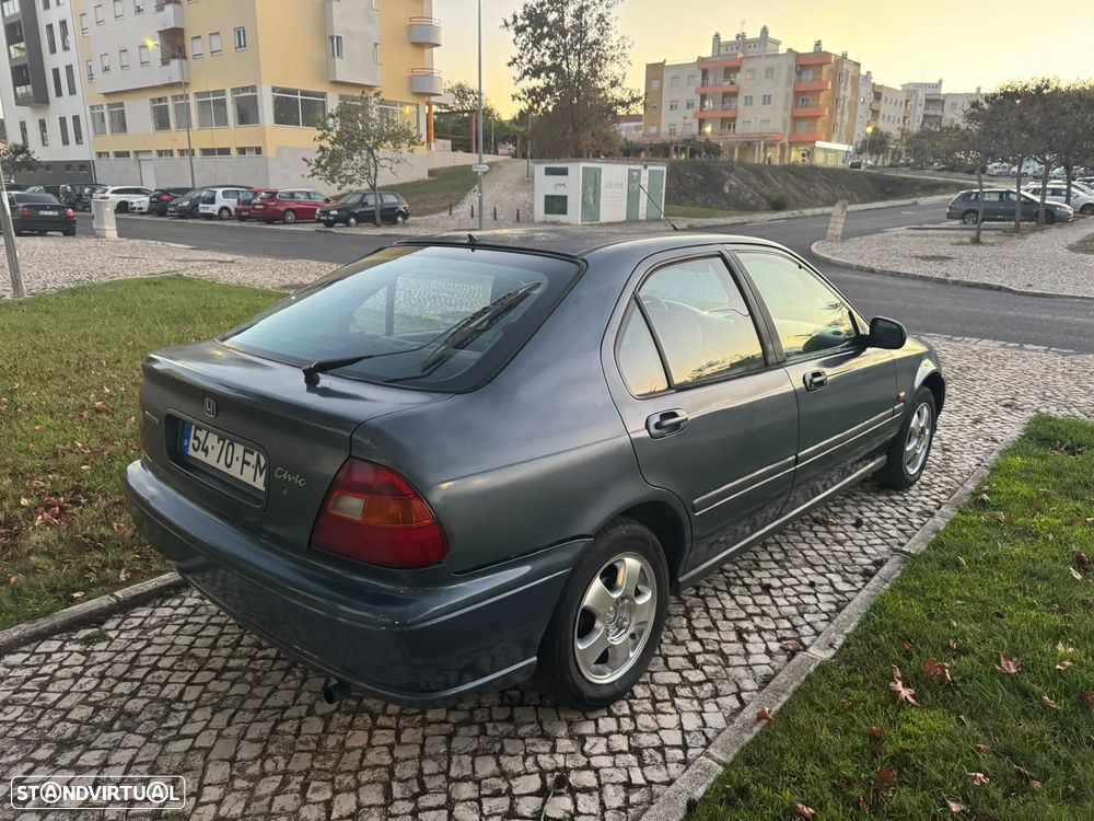 Honda Civic 1.4i - 4