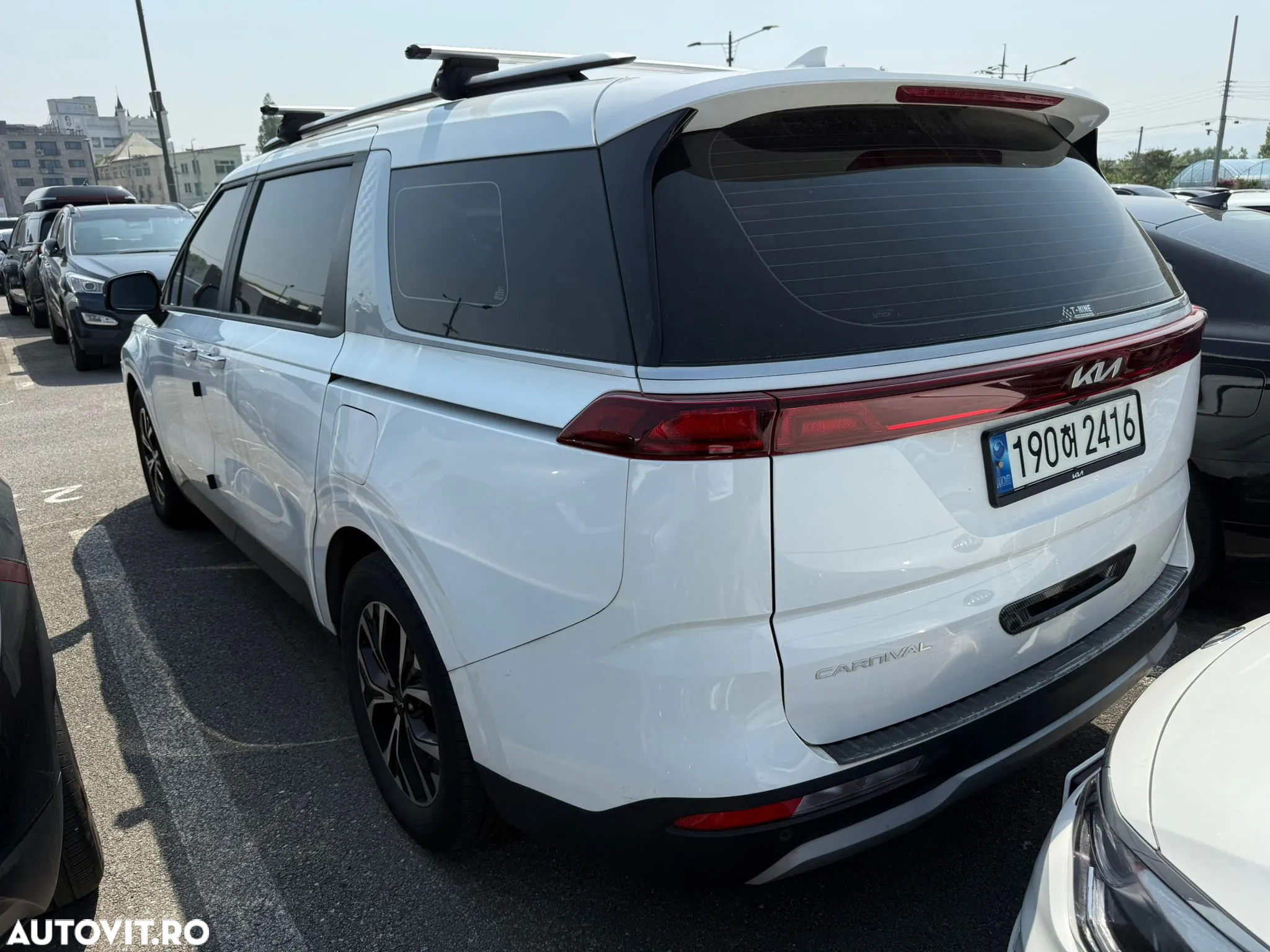 Kia Carnival - 5