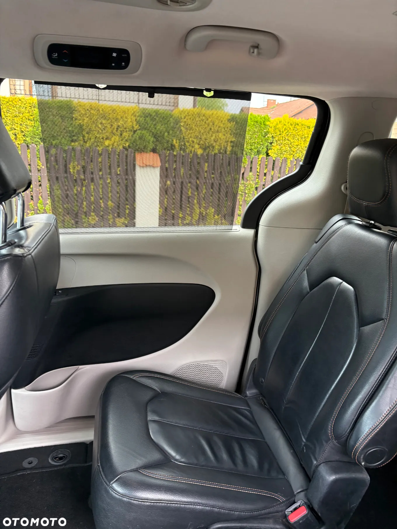 Chrysler Pacifica - 36
