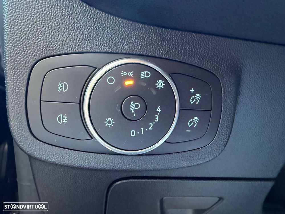 Ford Fiesta 1.0 EcoBoost S&S ST-LINE - 35