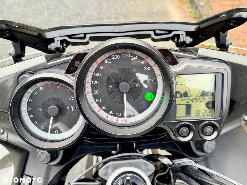 Yamaha FJR - 6