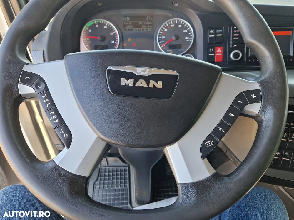 MAN TGX 33.560 AUTOMAT 560 CP BASCULANTA  6x4 - 34