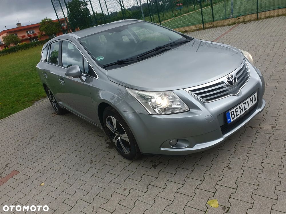 Toyota Avensis 1.8 Sol - 17