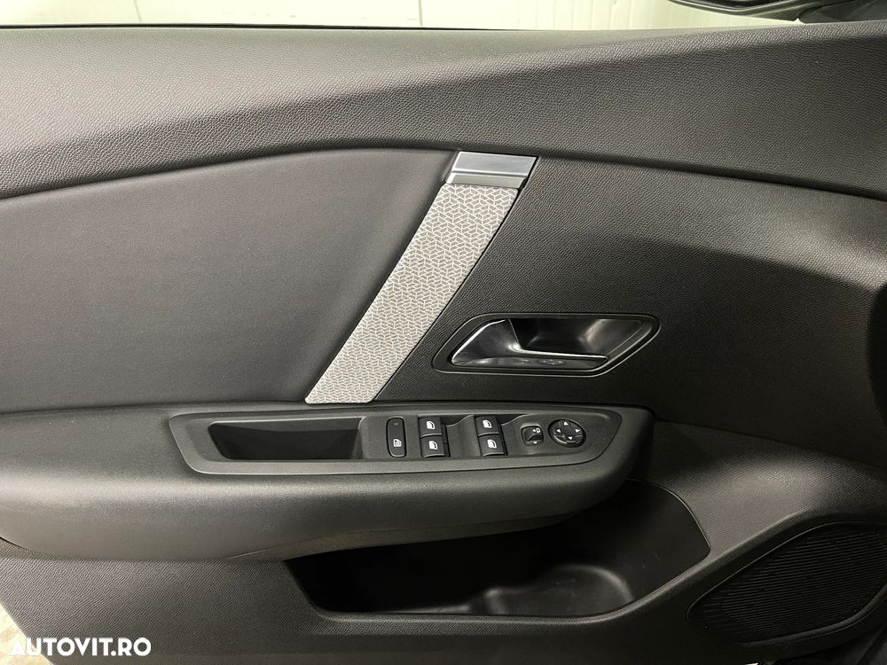 Citroën C4 BlueHDi 110 Stop&Start SHINE - 28