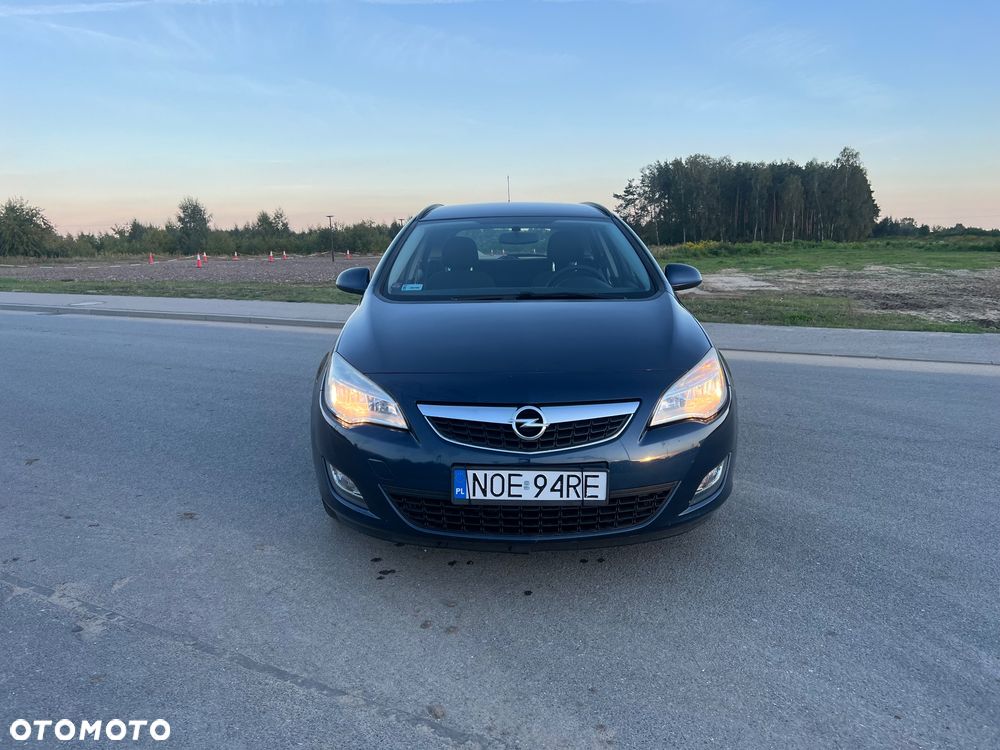 Opel Astra 2012 photo 4