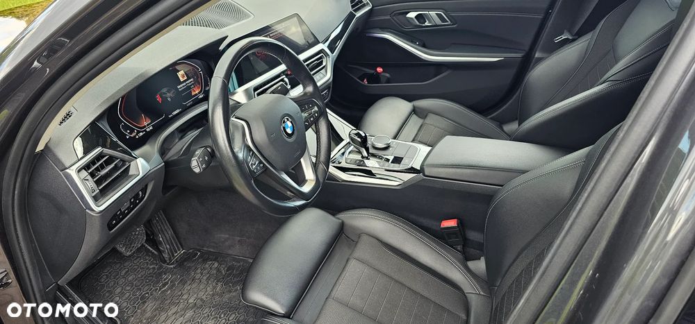 BMW Seria 3 320i xDrive Sport Line - 11