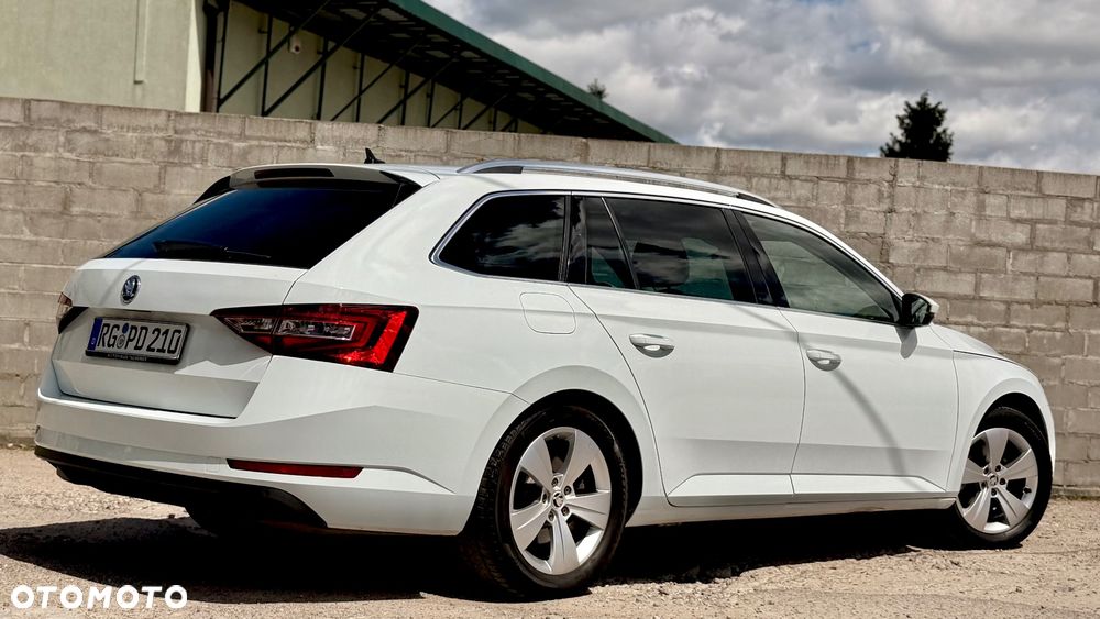 Skoda Superb 2.0 TDI DSG Premium Edition - 17