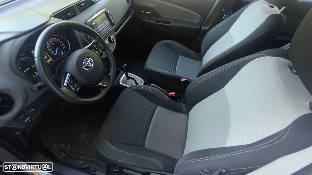 Toyota Yaris 1.5 HSD Comfort+P.Techno - 8