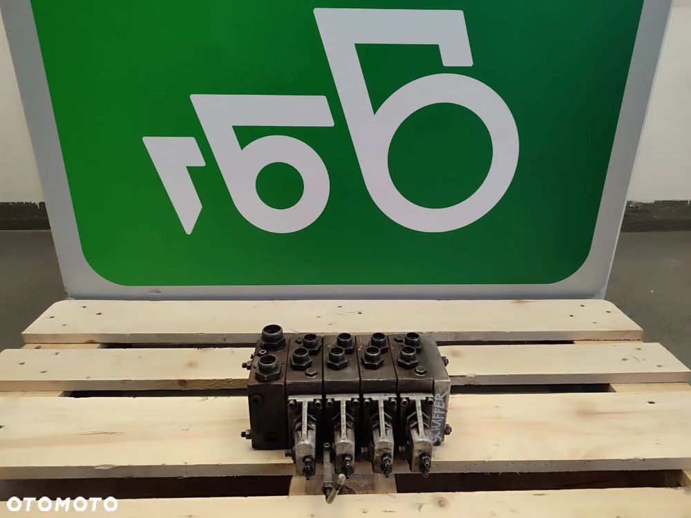 Rozdzielacz hydrauliczny Saufer Danfoss 157B6230 Schaffer - 1