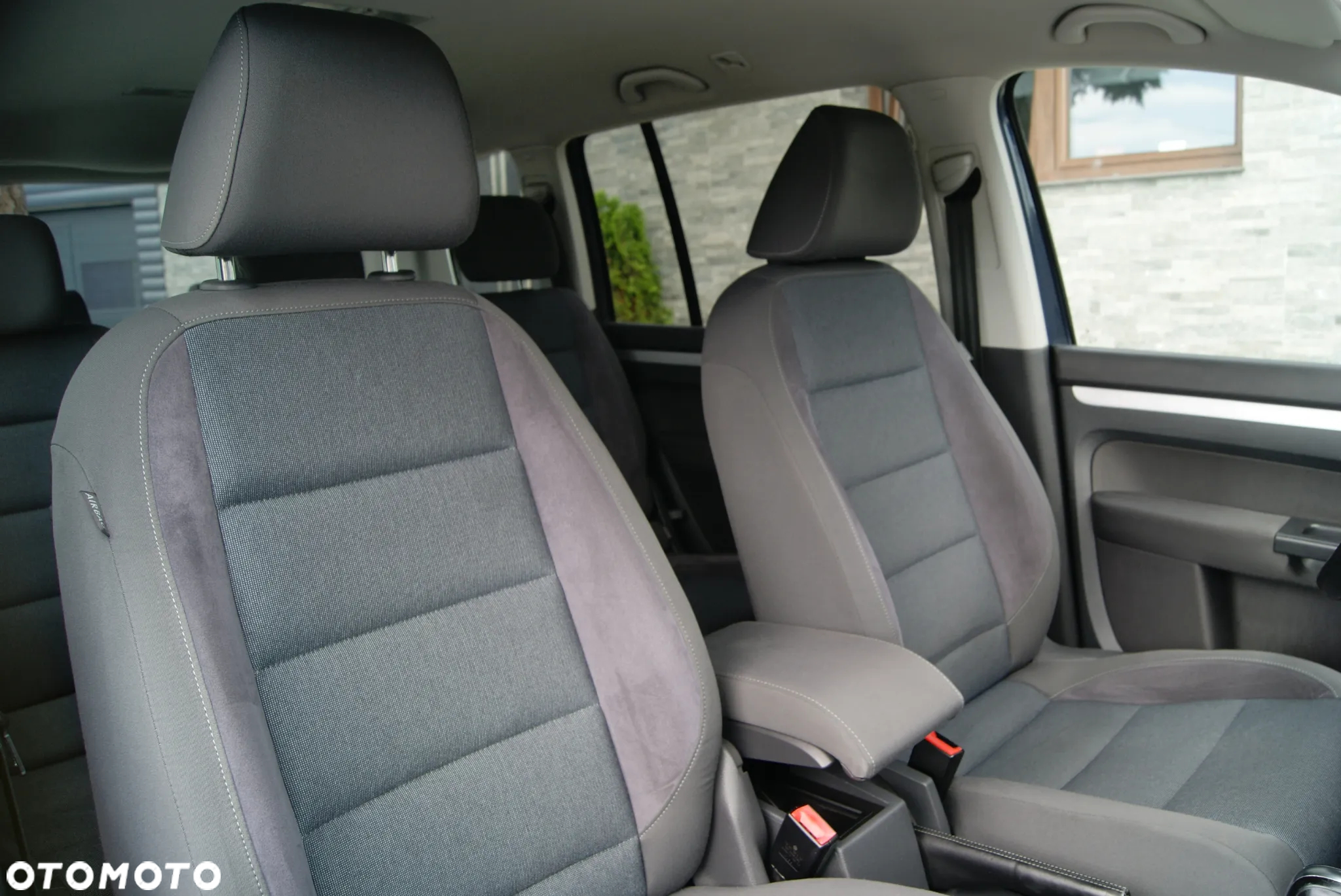 Volkswagen Touran 2.0 TDI DPF DSG STYLE - 22