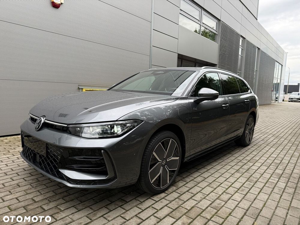 Volkswagen Passat Variant 1.5 TSI eHybrid PHEV 200kW R-Line Plus DSG - 2