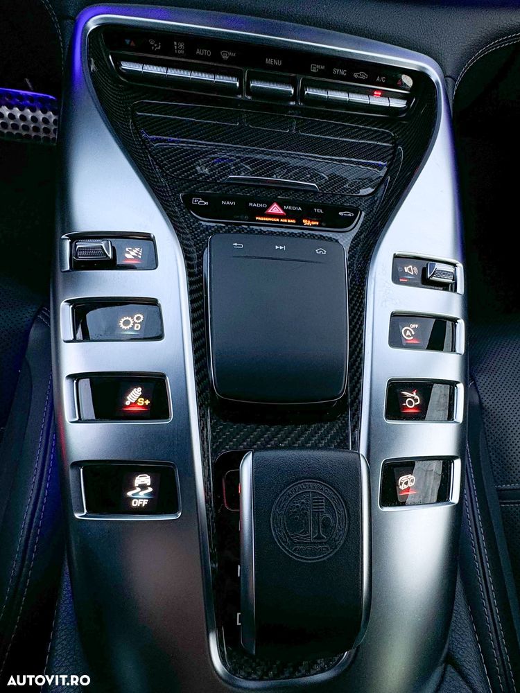 Mercedes-Benz AMG - 8