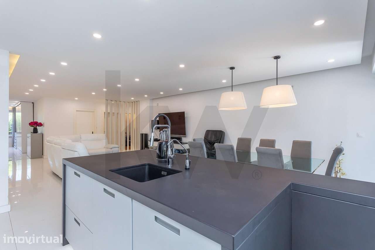 Apartamento T4 |  Parque dos Poetas l Terraço  com 50m2 e Box com  2 l - Grande imagem: 4/54