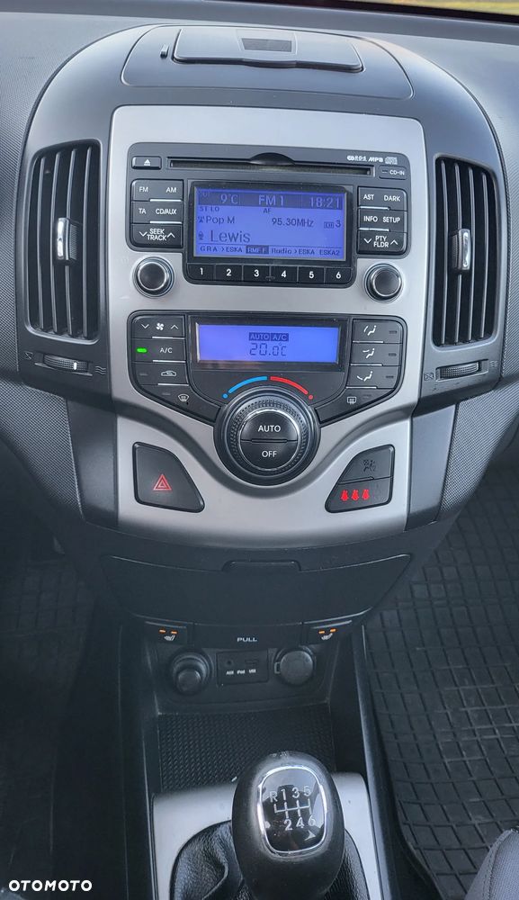 Hyundai i30 1.6 CRDi Base + - 16