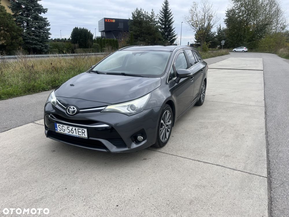 Toyota Avensis Touring Sports 1.6 D-4D Edition S+ - 1