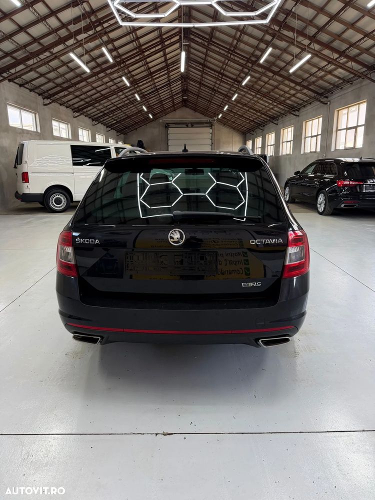 Skoda Octavia 2.0 TDI DSG RS - 8