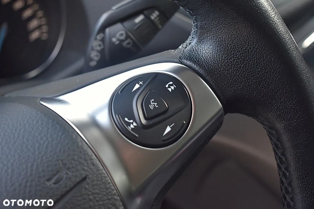 Ford Kuga 2.0 TDCi 2x4 SYNC - 33