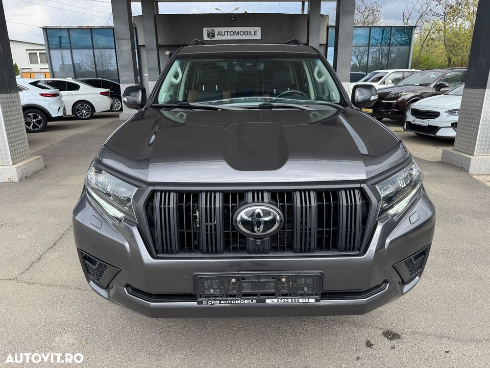 Toyota Land Cruiser - 2