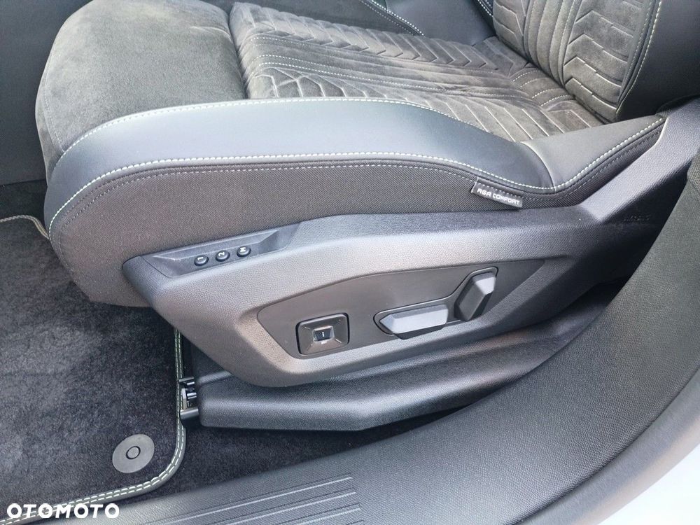 Peugeot 3008 1.6 PHEV 195 GT E-DCS7 - 19