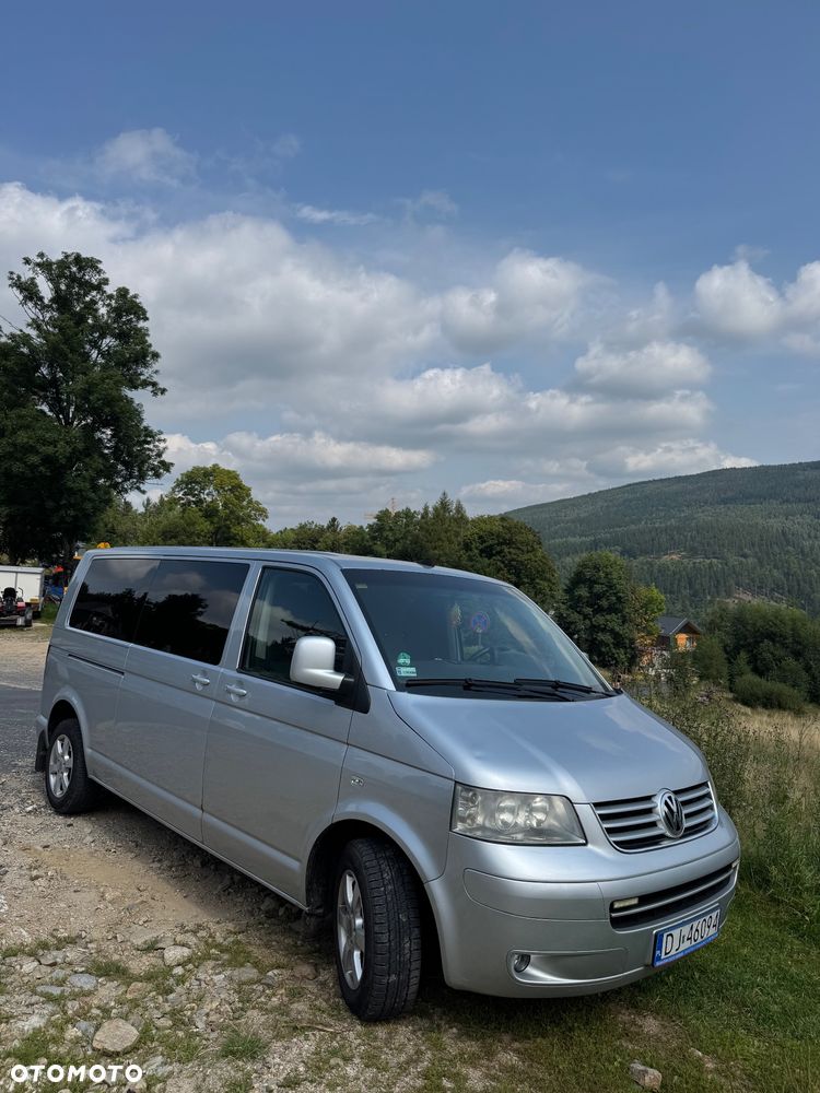 Volkswagen Caravelle - 1