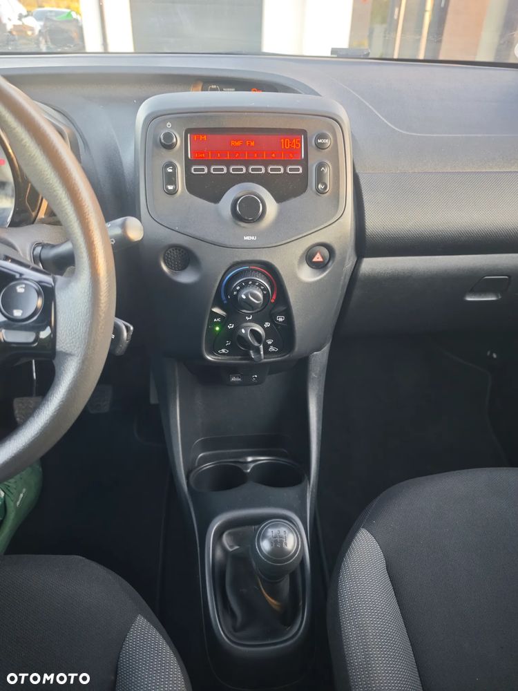 Toyota Aygo x-business - 12