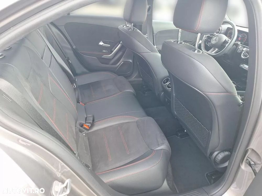 Mercedes-Benz A 200 Sedan MHEV 7G-DCT - 16