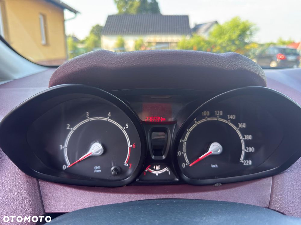 Ford Fiesta 1.25 Trend - 6
