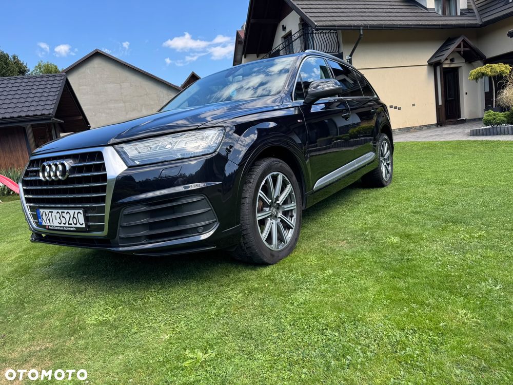 Audi Q7 - 1
