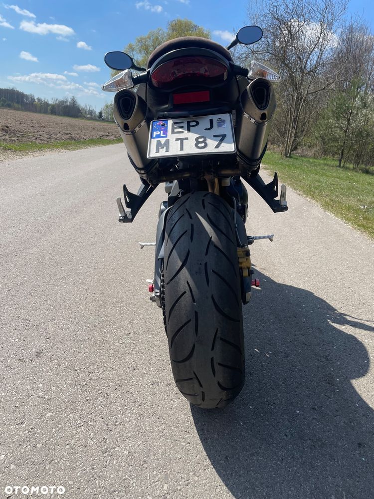 Triumph Street Triple - 4