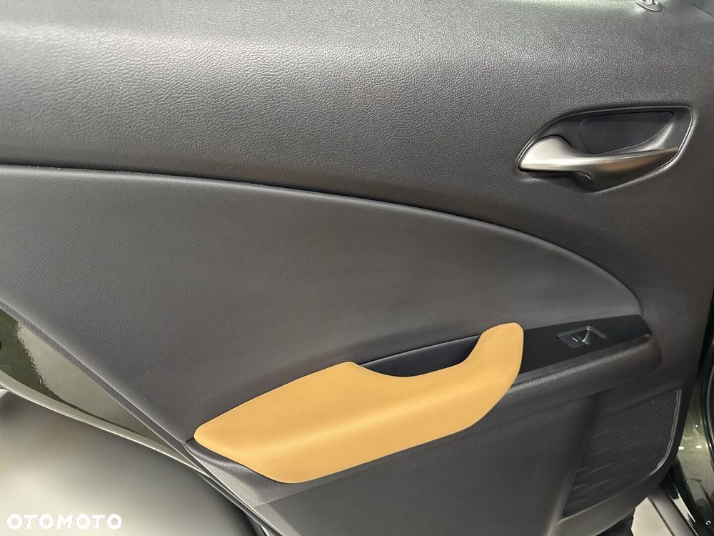 Lexus UX 300h F Sport Design AWD - 13