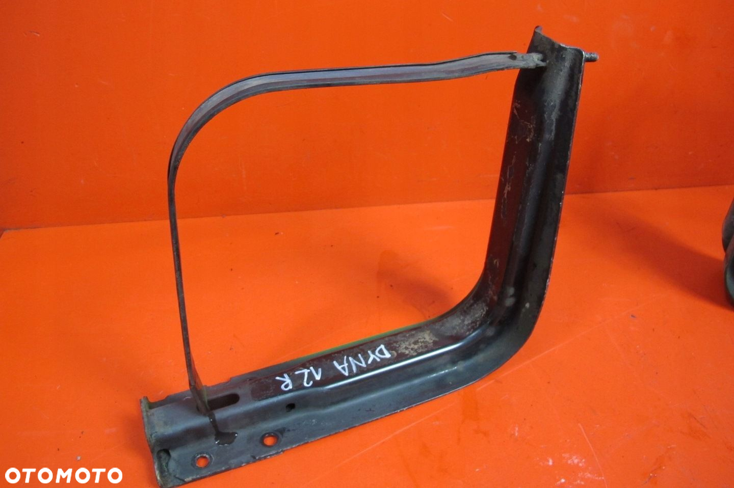 TOYOTA DYNA 3.0 D4D 1KDFTV 1KD FTV MOCOWANIE UCHWYT ZBIORNIKA PALIWA - 2