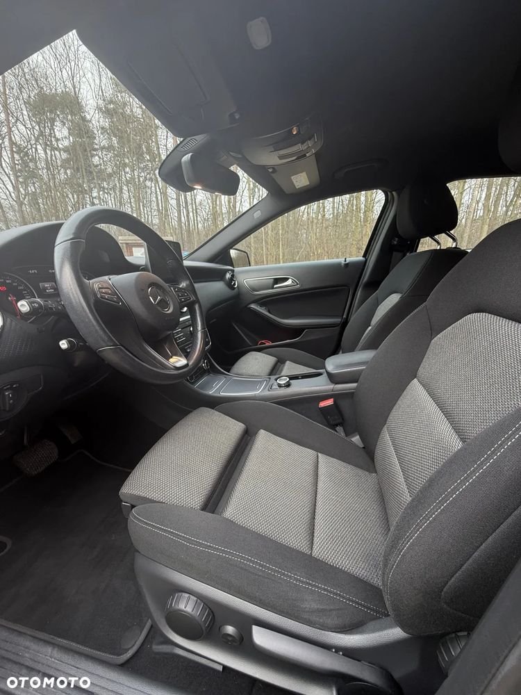 Mercedes-Benz GLA 200 7G-DCT - 8