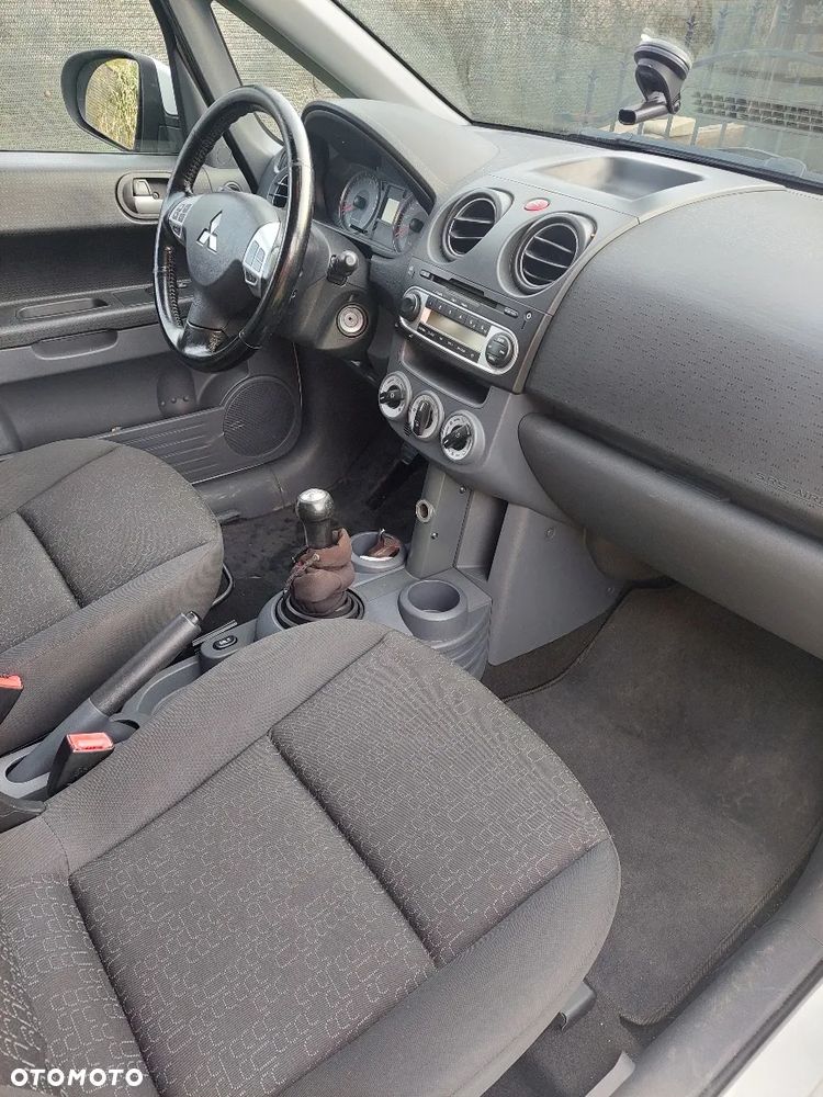 Mitsubishi Colt - 7