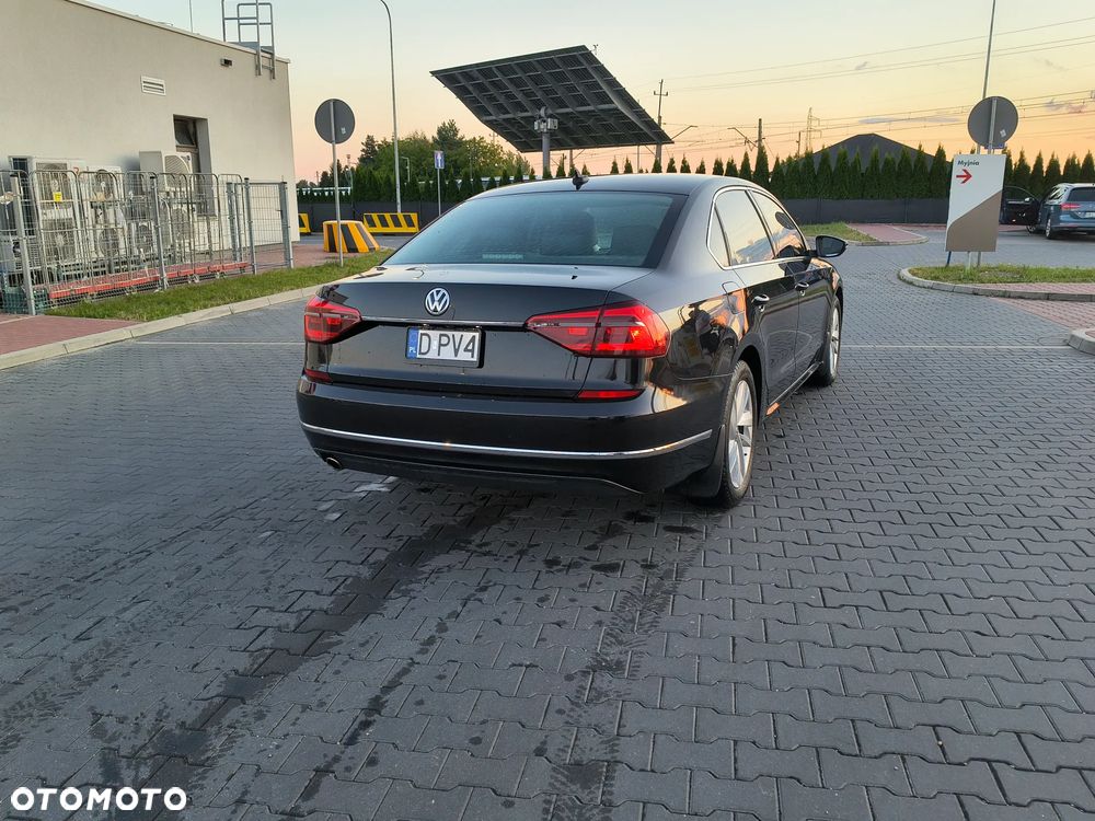 Volkswagen Passat - 4