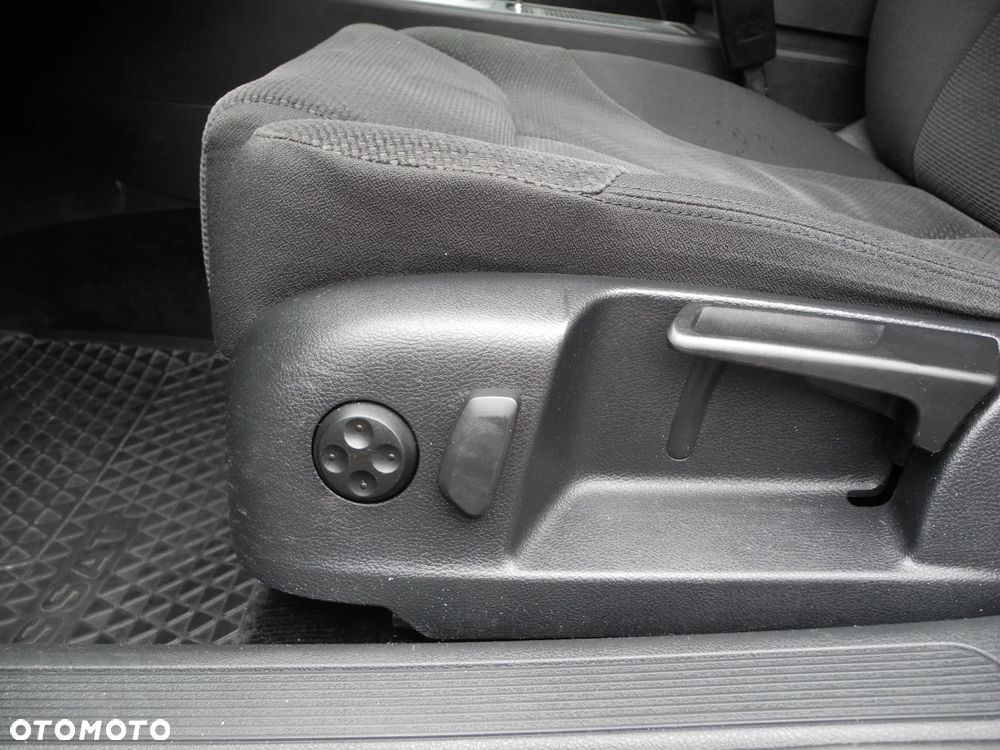 Volkswagen Passat - 13