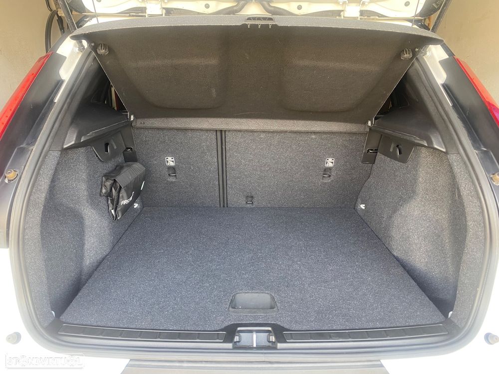 Volvo XC 40 - 16