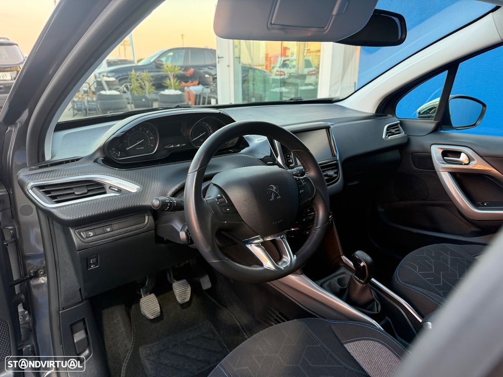 Peugeot 2008 1.2 PureTech Style - 8