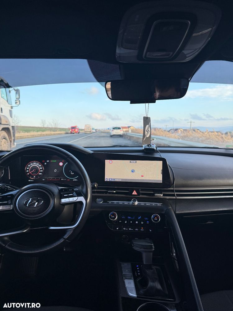 Hyundai Elantra 1.6 l 123 CP CVT Exclusive Navi - 20